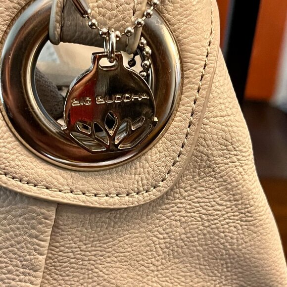 NEW Beautiful Winter White Big Buddha Vegan Leather Hobo Bag W/ Silver Hardware - Picture 5 of 9